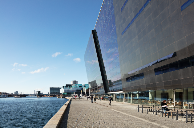 The Black Diamond, day view at the quayside