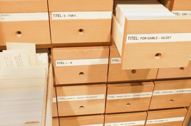 File drawers comprising Palsbo's collection of songs
