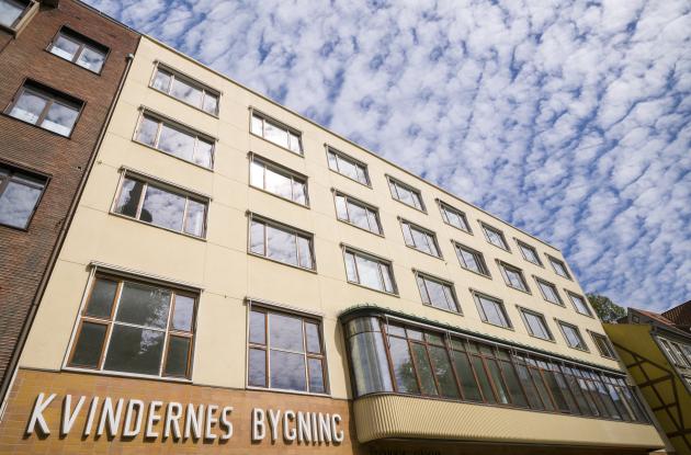 Photo of the Women's Building with blue sky as background.