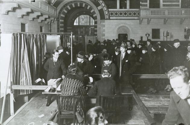 Rådhushallen indrettet til afstemningslokale ved folketingsvalget 1926
