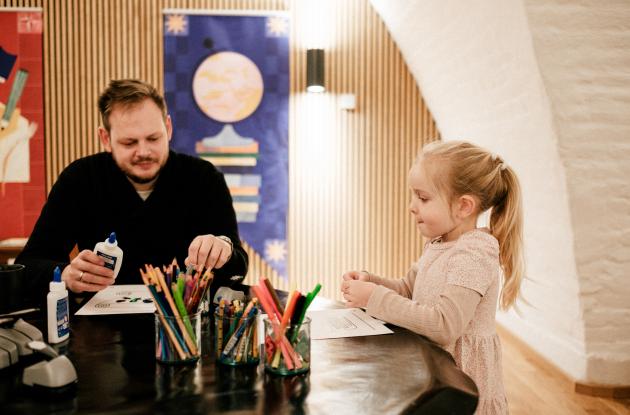 Barn og forældre i Børnenes Bibliotek
