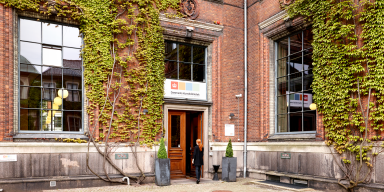 Indgangsparti ved Danmarks Kunstbibliotek