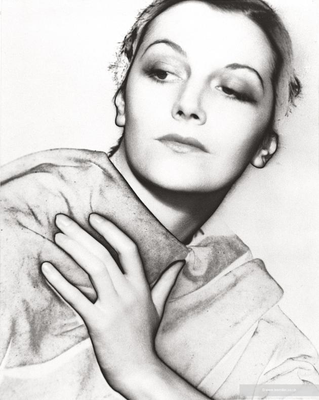 Portrait in black and white of a woman who is believed to be Meret Oppenheim