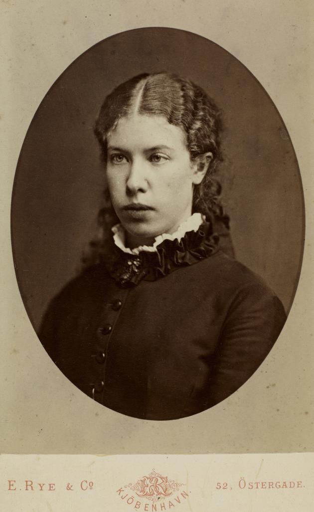 Portræt af Anna Hude.