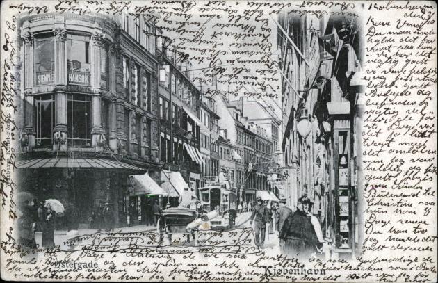 Et gammelt postkort med et billede og virkelig meget håndskrift rundt om det, presset ind på hvert et lille stykke blankt papir.