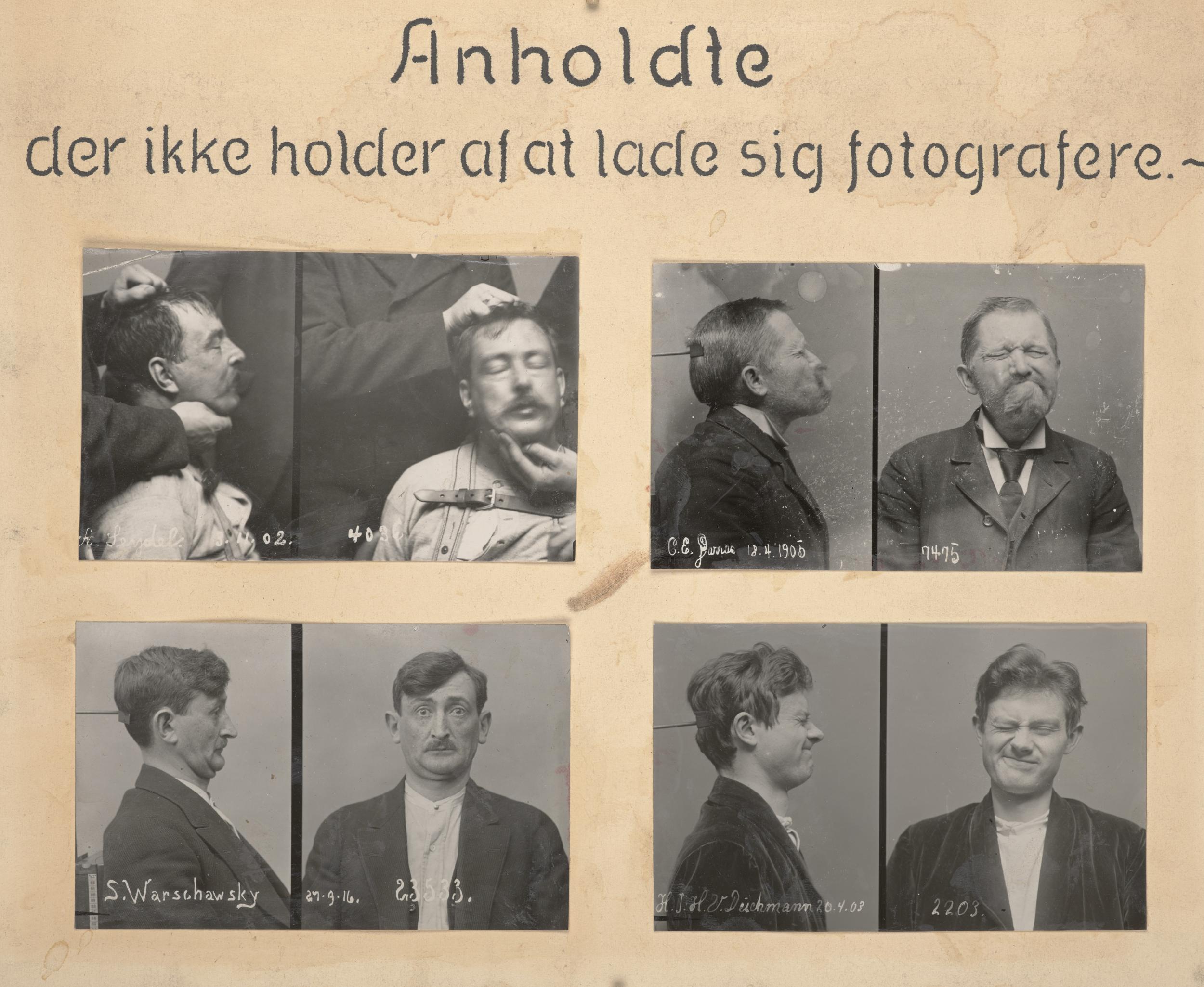 Tavle med billeder af anholdte, der skærer ansigter