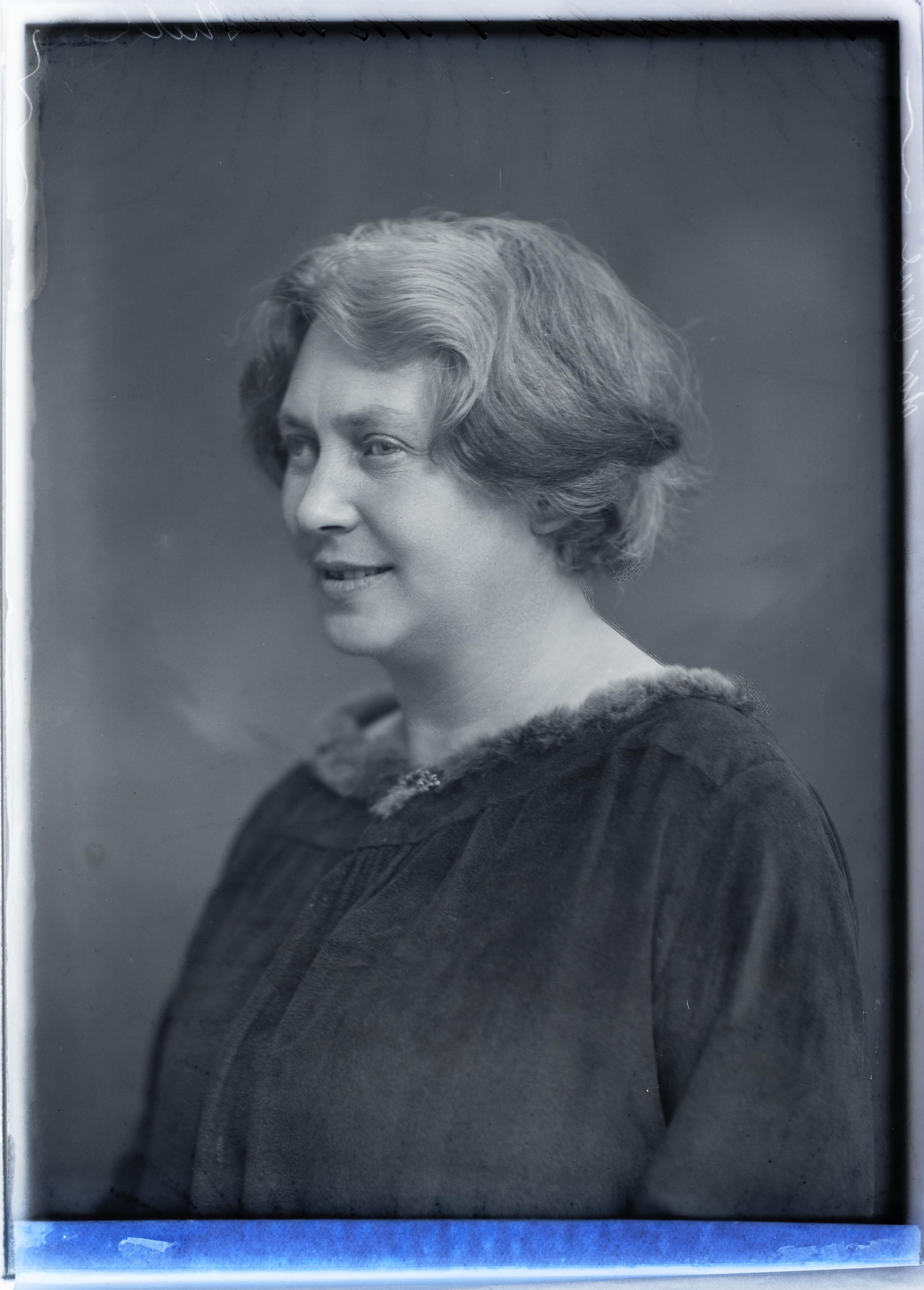 Portrait of the author Karin Michaëlis 