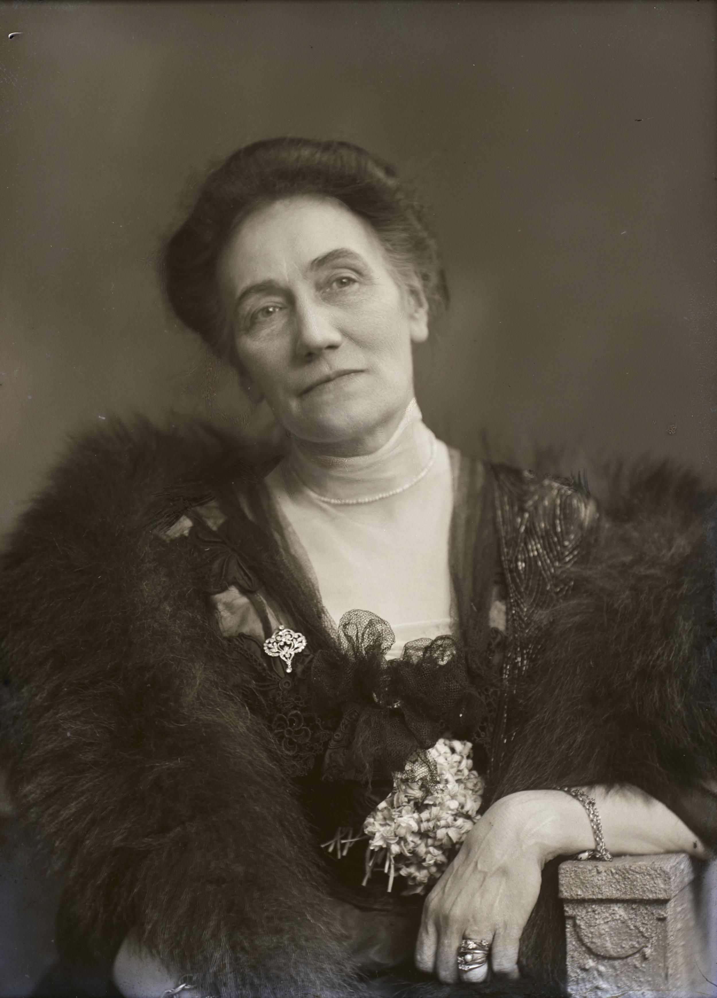 Portrait of Colonel Muus wearing fur and jewellery