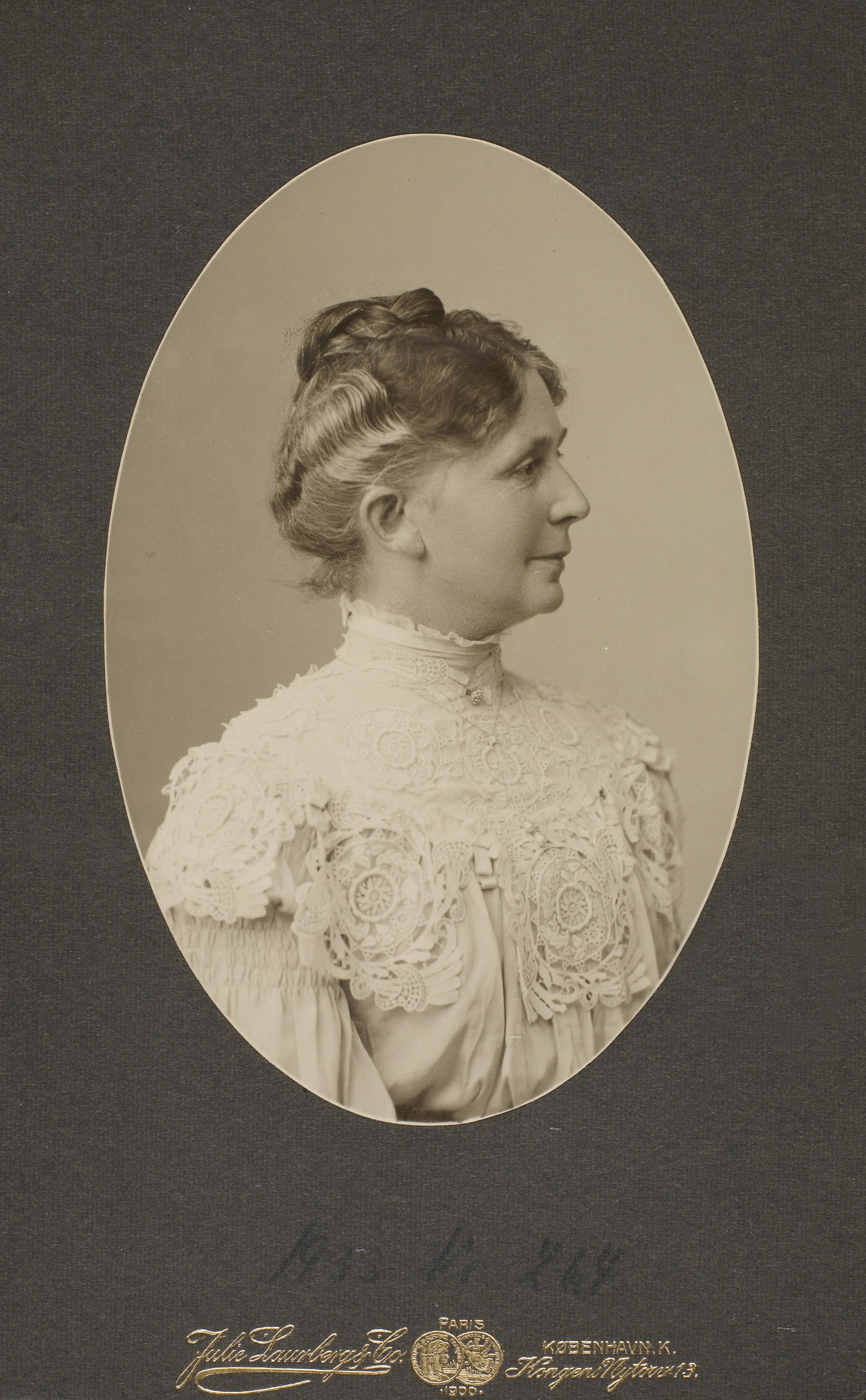 Portrait of woman