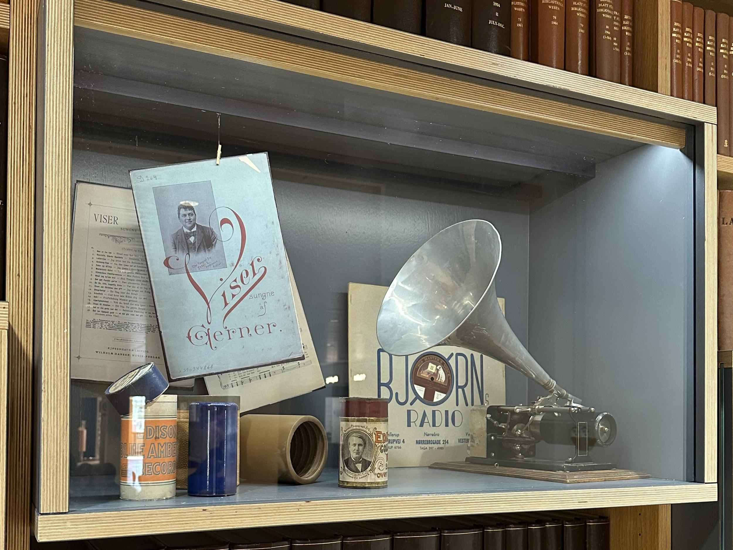 Billede af montrer med Nationaldiskoteket