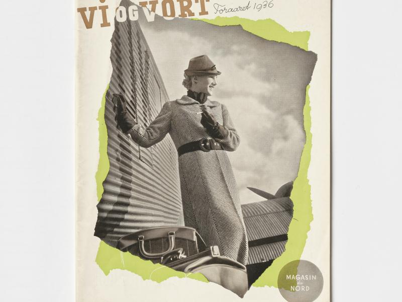 Forsiden til bladet Vi og Vort, foråret 1936. Viser en kvinde i frakke med en moderigtige hat og handsker.
