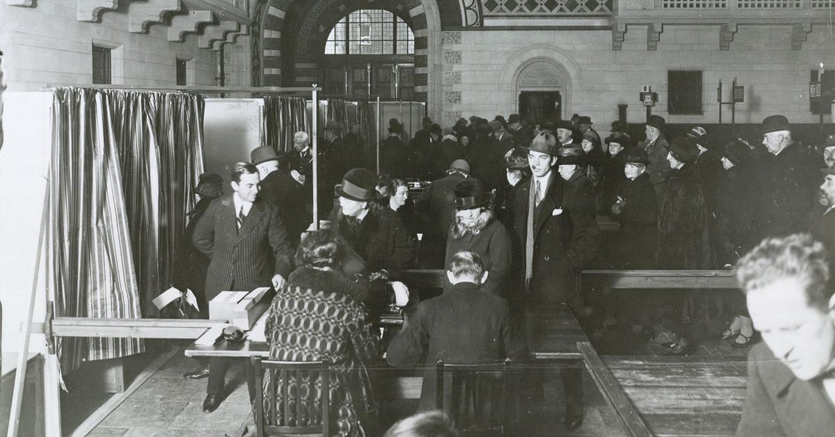 Rådhushallen indrettet til afstemningslokale ved folketingsvalget 1926