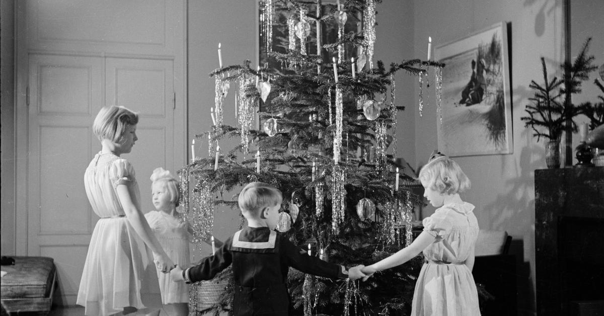 Et grantræ i stuen | www.kb.dk